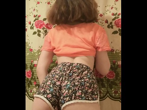 ❤️ Sexy mladá kočka svléká šortky před kamerou. Ruské porno u cs.mailkassa.ru ﹏