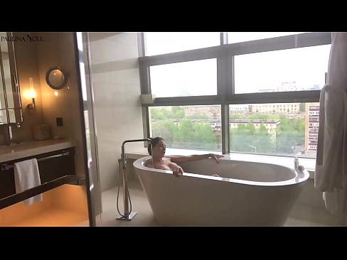 ❤️ Obrovská kočka vášnivě si honí kundu v koupelně Ruské porno u cs.mailkassa.ru ﹏