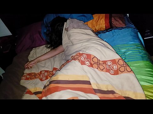 ❤️ Nevlastní syn buzeruje svou mladou nevlastní matku, zatímco ona spí. Ruské porno u cs.mailkassa.ru ﹏